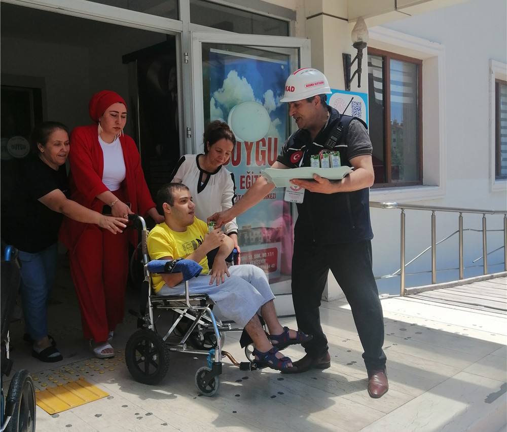 Duygu Rehabilitasyon Merkezine AFET Farkındalık Eğitimi Ve Orman Yangınları ile Mücadele Eğitimi Verildi ve Tatbikatı Yapıldı