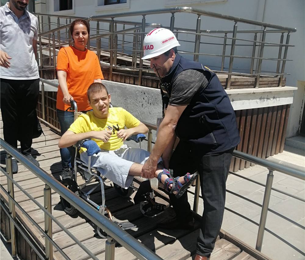 Duygu Rehabilitasyon Merkezine AFET Farkındalık Eğitimi Ve Orman Yangınları ile Mücadele Eğitimi Verildi ve Tatbikatı Yapıldı