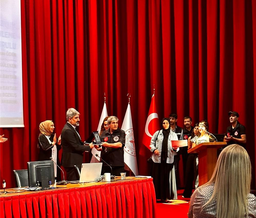 AKAD Derneği Olarak Gazi Yaşargil A.E.H. Düzenlemiş Olduğu AFET Sempozyum Eğitimine Katıldık