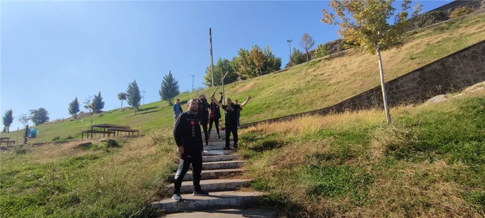 Sur İçi Hevsel Bahçelerine Trekking Doğa Gezisi Yürüyüşü Düzenledik