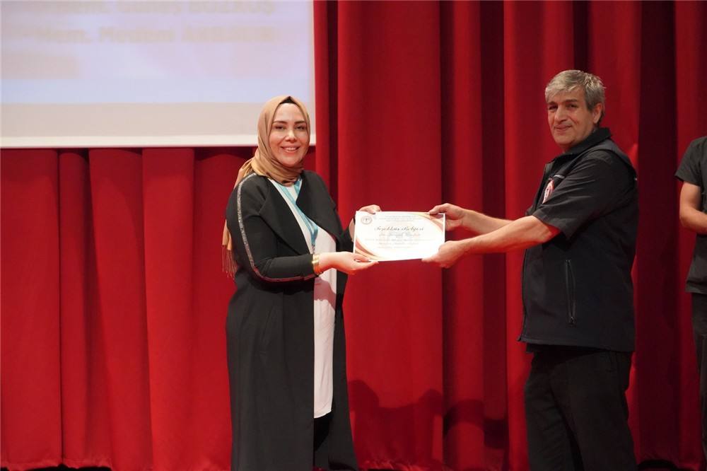 AKAD Derneği Olarak Gazi Yaşargil A.E.H. Düzenlemiş Olduğu AFET Sempozyum Eğitimine Katıldık