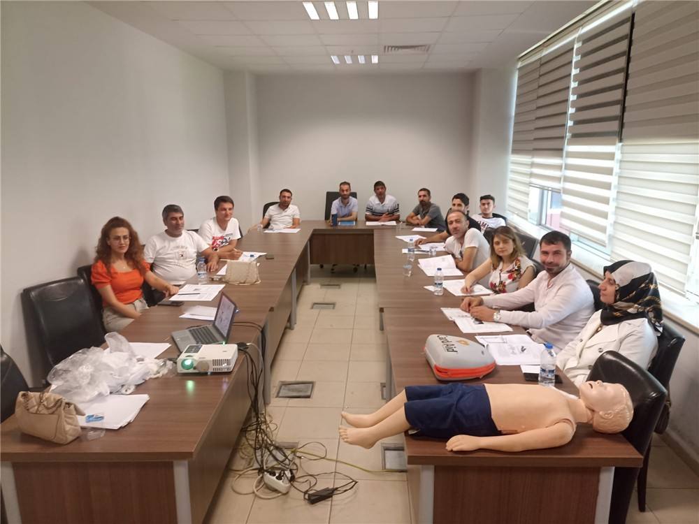 İlk Yardımcı Eğitimlerini İl Sağlık Müdürlüğünde İlk Yardımcı Eğitim Biriminden Aldık