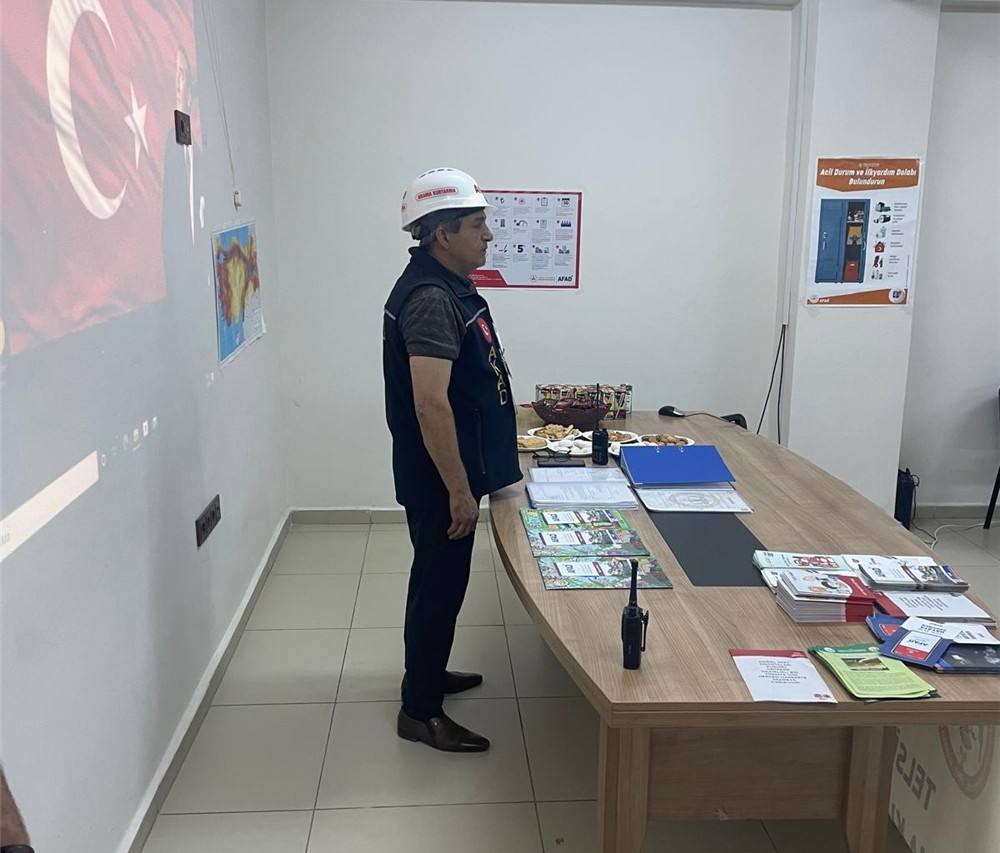 Duygu Rehabilitasyon Merkezine AFET Farkındalık Eğitimi Ve Orman Yangınları ile Mücadele Eğitimi Verildi ve Tatbikatı Yapıldı