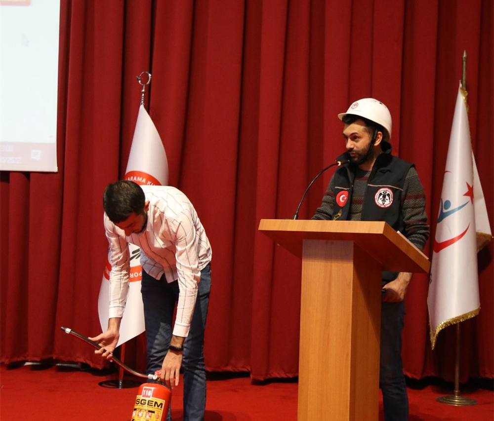 SBU Gazi Yaşargil AEH Çalışanlarına AFET Farkındalık Eğitimi Ve Çök Kapan Tutun Tahliye Tatbikatı Yapıldı