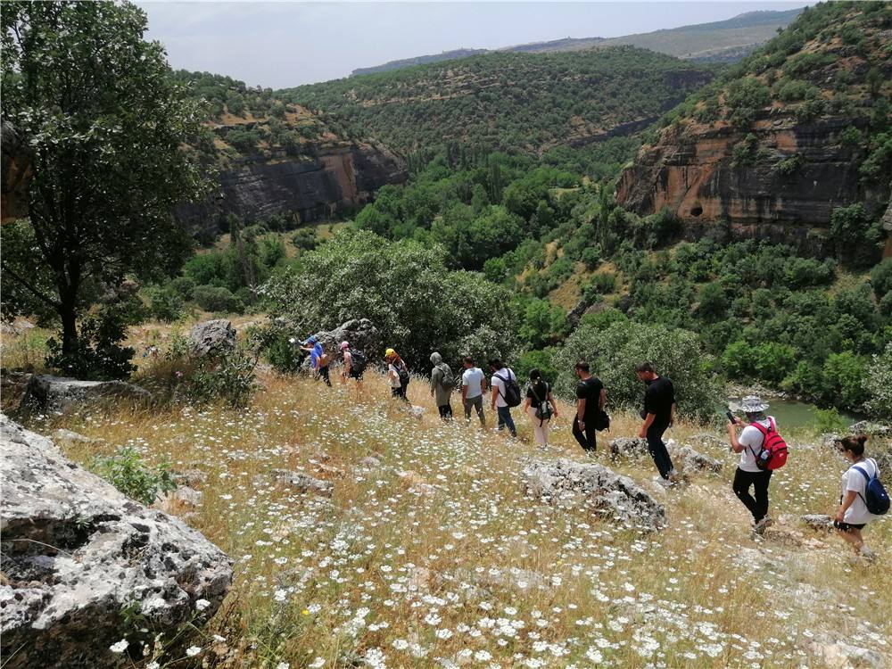 Hazro Goderne Taşköprü'ye Trekking Doğa Gezi Yürüyüşü Düzenledik