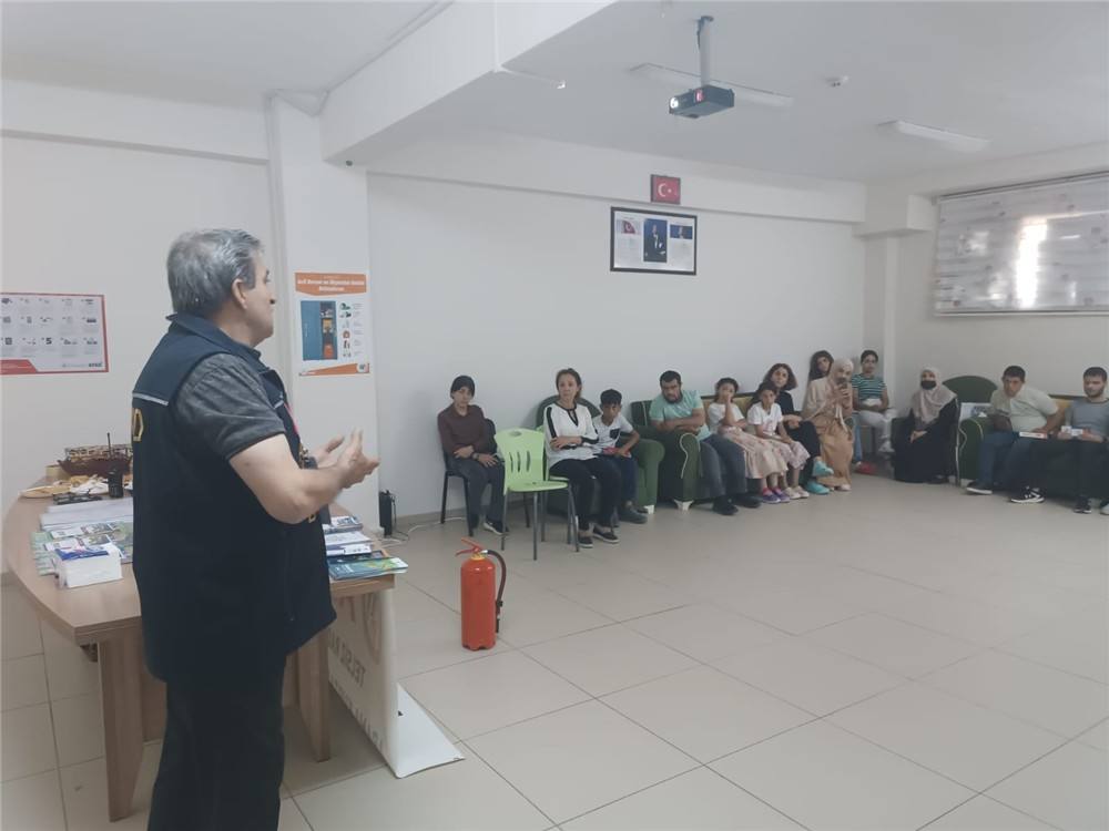 Duygu Rehabilitasyon Merkezine AFET Farkındalık Eğitimi Ve Orman Yangınları ile Mücadele Eğitimi Verildi ve Tatbikatı Yapıldı