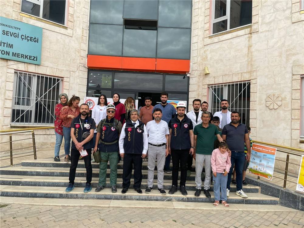 Mardin Kızıltepe Sevgi Çiçeği Rehabilitasyon Merkezine AFET Farkındalık Eğitimi Verildi ve Tatbikatı Yapıldı