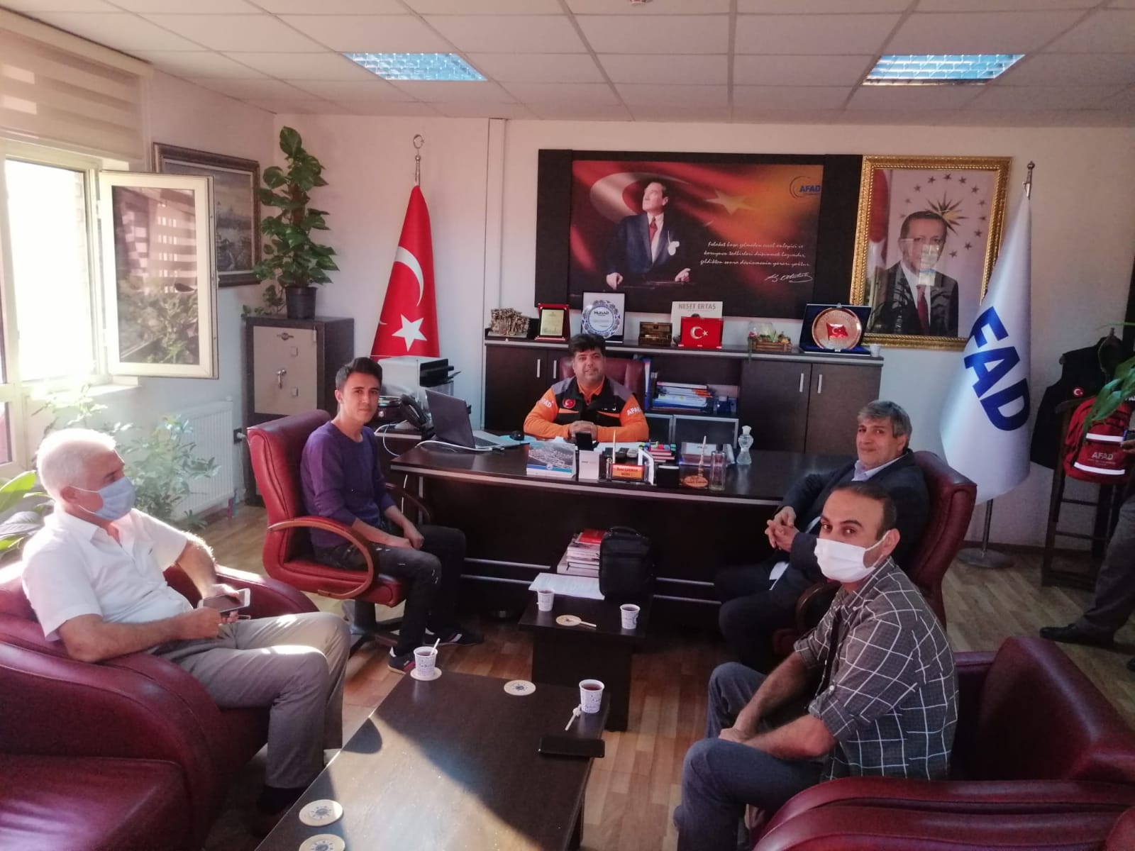 AKAD Derneği olarak Diyarbakır İl Afet ve Acil Durum Müdürü  İlami ÇAKMAK Beye ziyarette bulunduk.