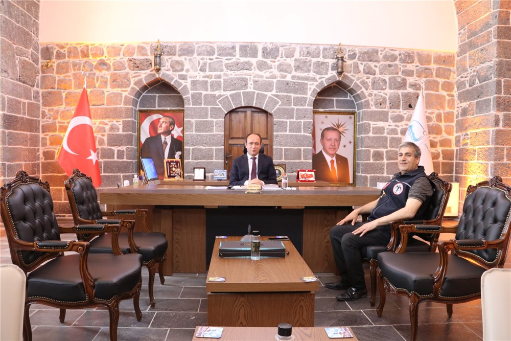 Sur İçi Kaymakamımız Sayın Asım Solak Beyi Makamında Ziyaret Ettik