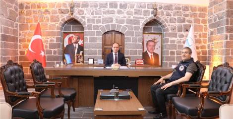 Sur İçi Kaymakamımız Sayın Asım Solak Beyi Makamında Ziyaret Ettik